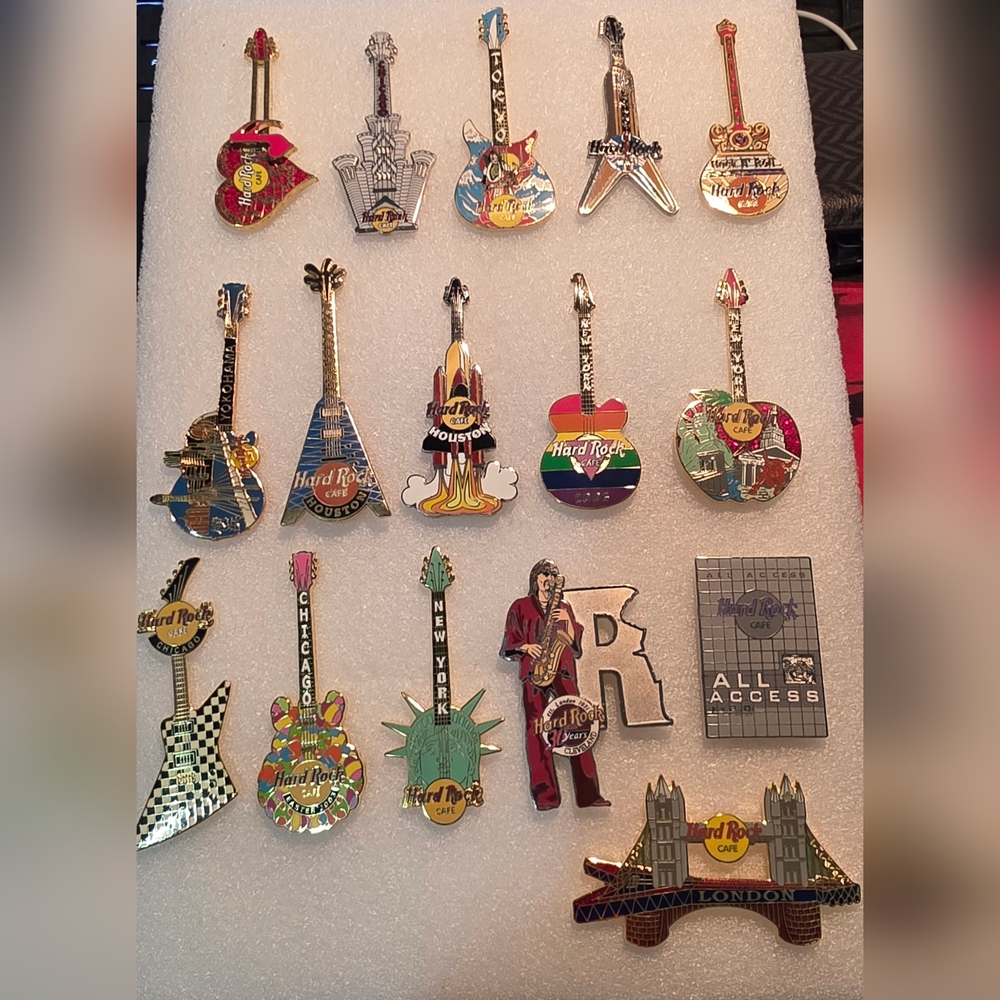 Lot 18 Hard Rock Cafe Pins
